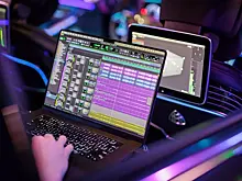 Mercedes и Universal превратили флагманский S-Class в студию звукозаписи