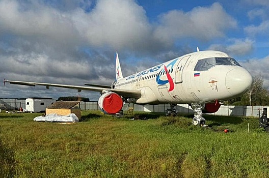 Два года назад Airbus сел в пшеничном поле под Новосибирском: что стало с экипажем и лайнером