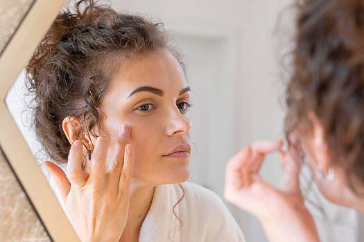 Дерматолог поделилась способами восстановить обветренную кожу