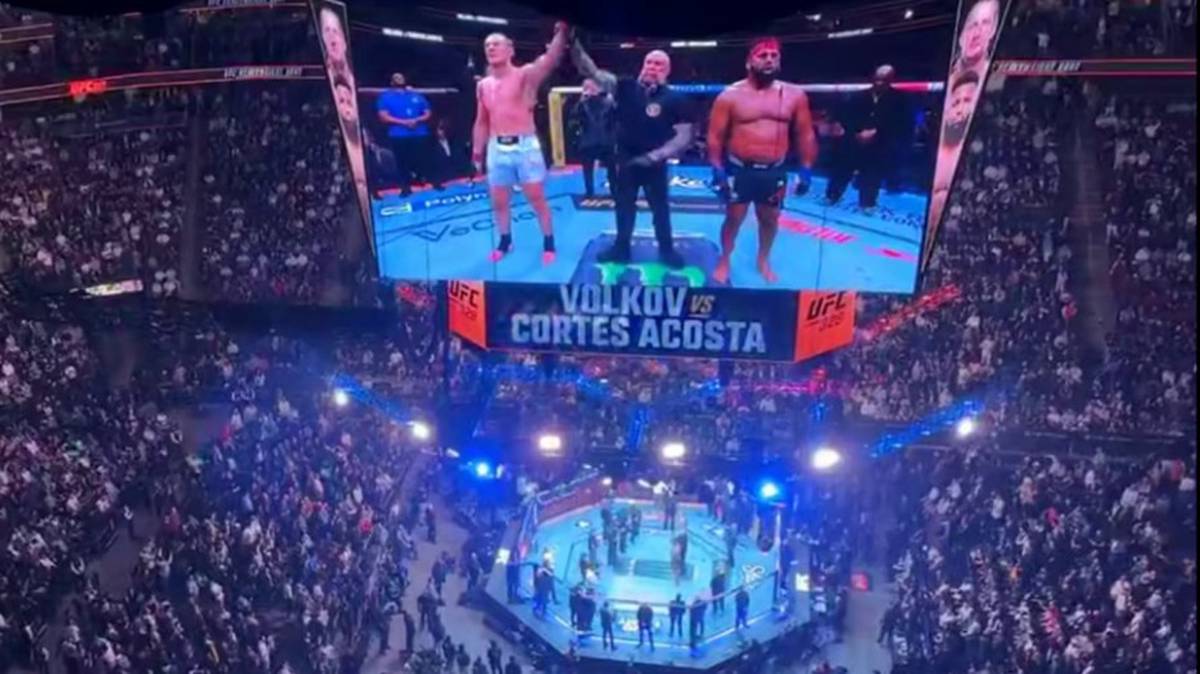 Российский боец ​​UFC Волков вышел на бой в США под «Катюшей»