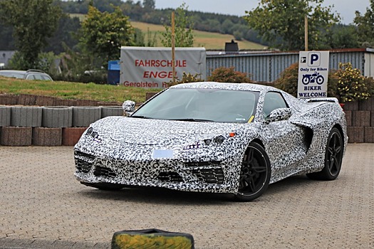 Новый Chevrolet Corvette лишился рычага коробки передач