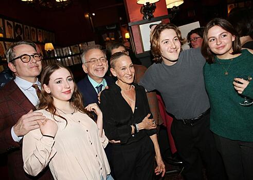 Сара Джессика Паркер впервые за долгое время вышла в свет со всей семьёй: фото