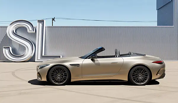 Mercedes-AMG представил лимитированный «золотой» родстер SL 63