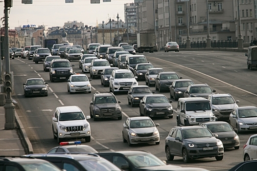 Петербург парализовали 9-балльные пробки