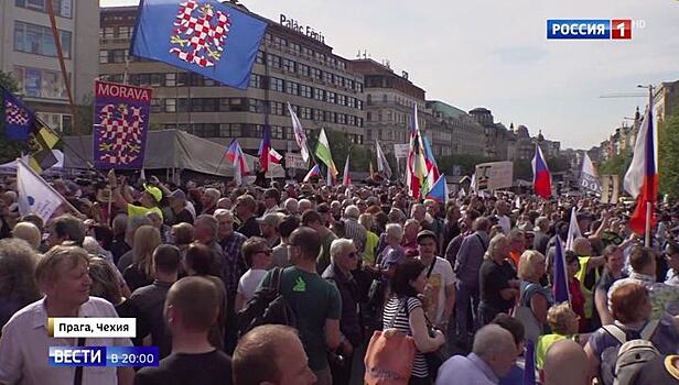 Евроскептики в Праге протестовали против мигрантов