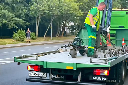 В Москве водителю электросамоката выписали сразу три штрафа