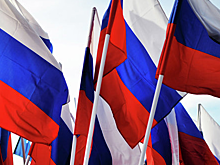 На зданиях в Луганске заметили российские флаги