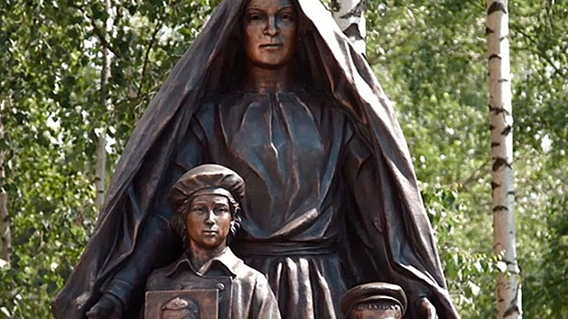 В Петрозаводске открыли памятник солдатским матерям России