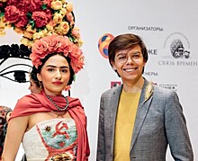Петербурженки примерили на себя образ Фриды Кало в рамках флешмоба от музея Фаберже