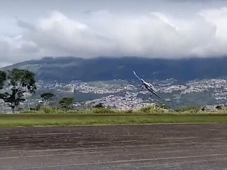 VPItv: легкий самолет разбился при взлете в Венесуэле