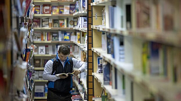 Генпрокуратуру попросили проверить книги писателя Суворова