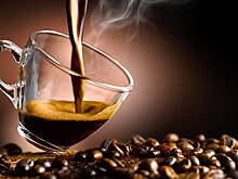 Диетолог объяснил, кому в жару нельзя пить кофе