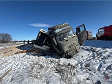 При столкновении большегрузов на трассе в Волгоградской области погиб пассажир