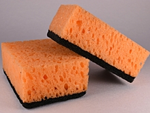 Россиян предупредили об опасностях губок для посуды