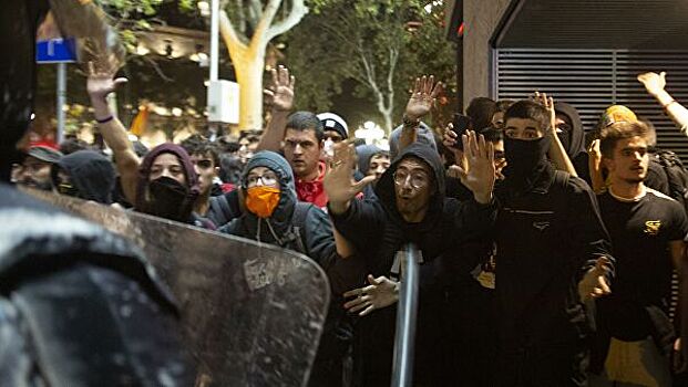 Новые массовые митинги начались в Каталонии