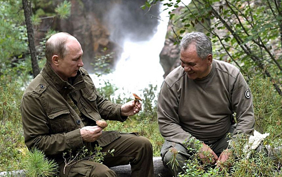 Путин и Шойгу отдохнули в сибирской тайге