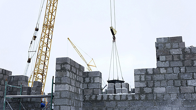 Жители Тарко-Сале пожаловались на постоянный шум со стройки с раннего утра