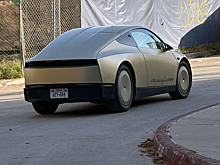 Беспилотное такси Tesla Cybercab без руля впервые заметили на дорогах