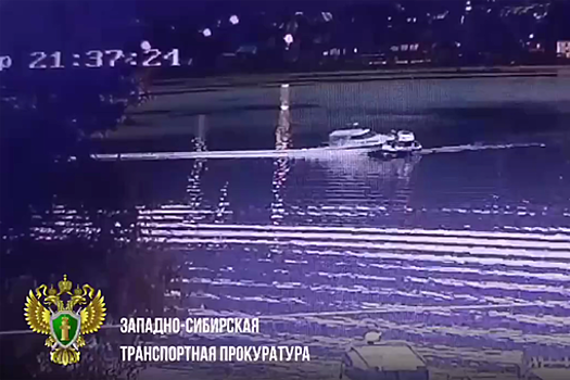 На Алтае на Телецком озере столкнулись две лодки, один мужчина госпитализирован