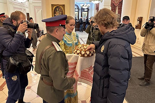 В Волгограде сборную России встретили хлебом и солью