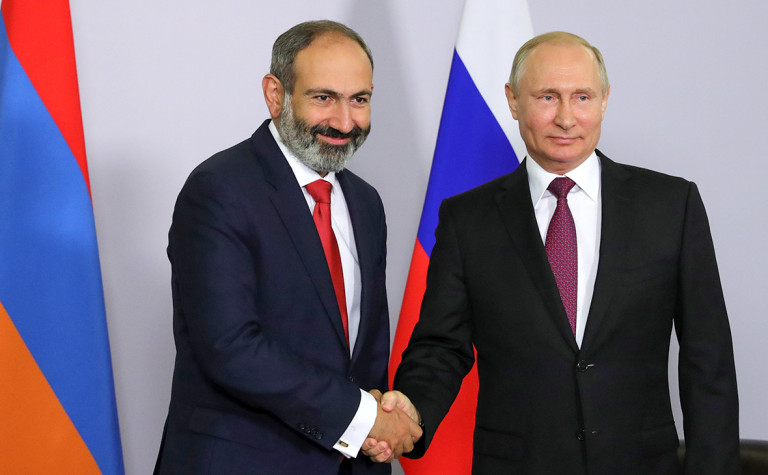 Путин: отношения России с Арменией развиваются успешно