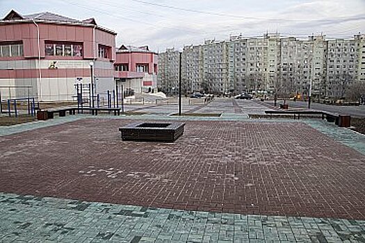 Сквер возле спорткомплекса «Самбо-90» в Хабаровске уже почти готов к сдаче