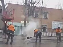 Ростовчане возмущаются из-за укладки «наноасфальта» во время дождя