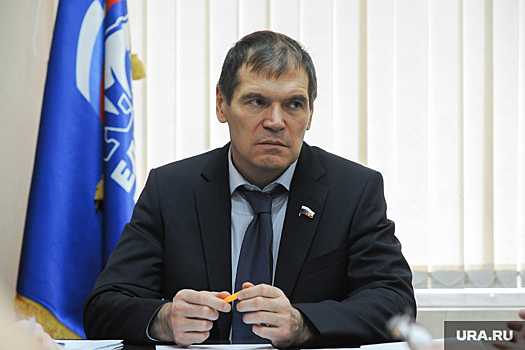 Две структуры челябинского экс-депутата Госдумы судятся друг с другом за диваны