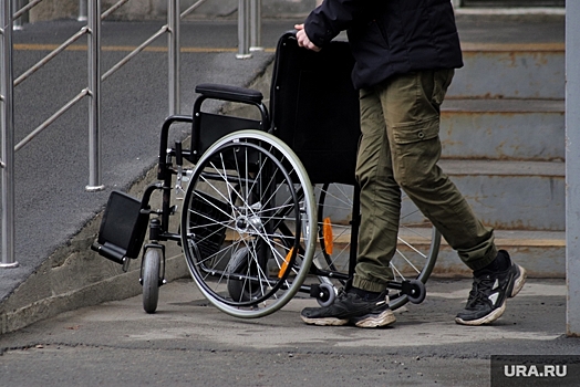 В Кургане инвалид на коляске не могла попасть к врачу. Но вместо помощи ей нагрубили