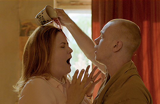 В прокат выходят фильмы «Недетский дом» и «Кто там?»