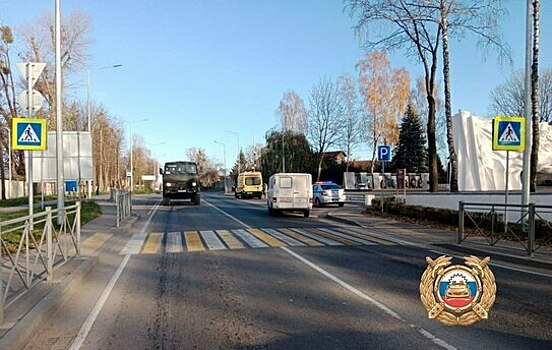 В Гурьевске микроавтобус сбил 16-летнюю девочку, подростка госпитализировали в тяжёлом состоянии