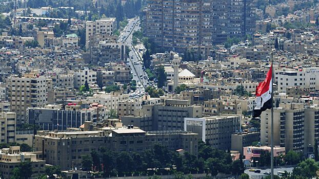 СМИ: сирийские ПВО отражают израильскую ракетную атаку в небе над Дамаском