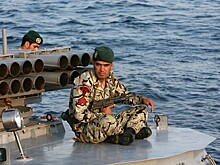 ЧП в Оманском заливе: фрегат ВМС потопил свой корабль