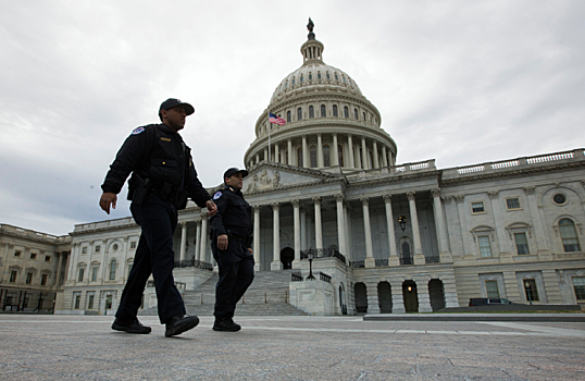 В США предновогодняя встряска в политике и экономике