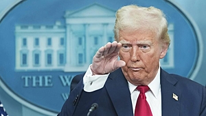 Трамп заявил об угрозе экономического краха США