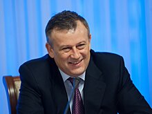 Трезвость, дефицит продуктов и широкие брюки: как прошел выпускной у известных людей Ленобласти