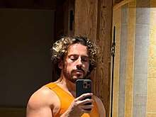 Интернет-пользовательницы призвали Пугачеву принять меры из-за фото Галкина