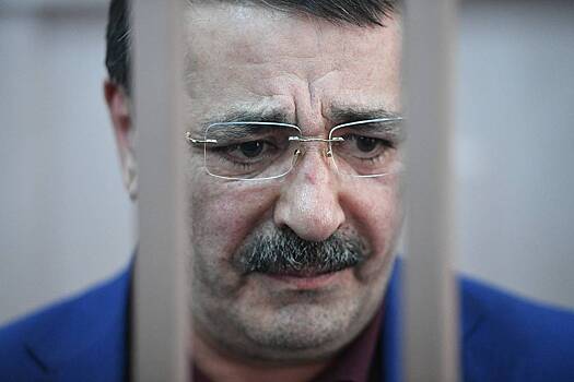 Осужденный за мошенничество на 95 миллионов вице-премьер региона в России вернулся с СВО