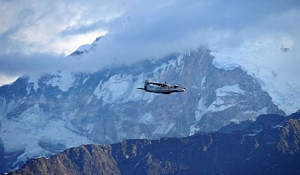 В Непале самолет столкнулся с вертолетом