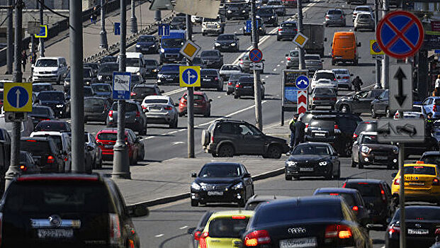 С начала года парк автомобилей в России достиг 52,4 миллиона машин