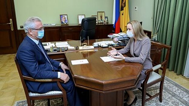 В Пензе губернатор встретился с сенатором Львовой-Беловой