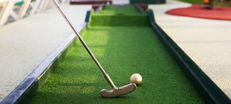 Спортсмены из Лианозова стали серебряными призерами окружного турнира по мини-гольфу