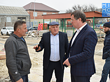 Махмуд Амиралиев проверил ход строительства детского сада на 250 мест в селении Карабудахкент