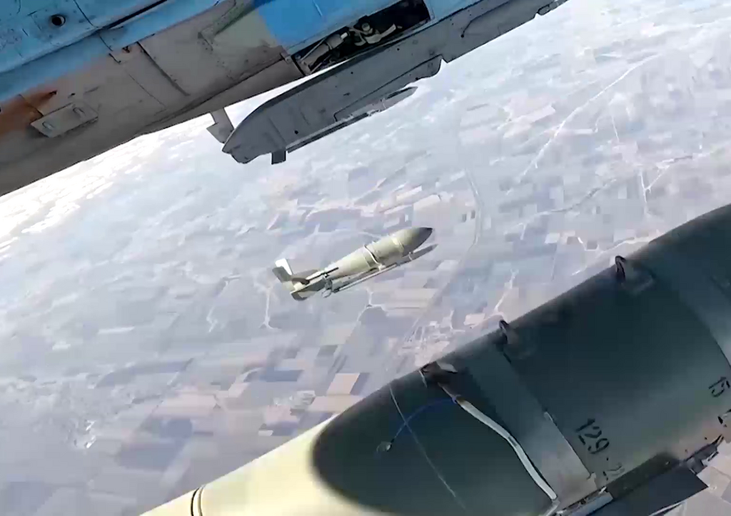 Появилось видео прилета тяжелых авиабомб по укрытию штурмовиков