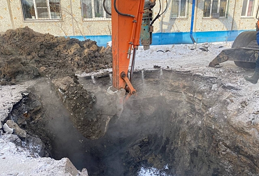 Жители Левобережья Омска остались без воды из-за аварии