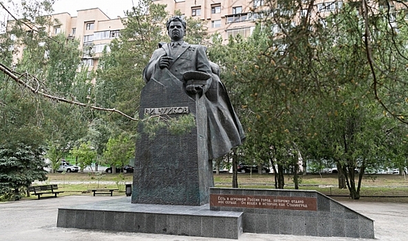 В Волгограде отреставрировали памятник маршалу Чуйкову
