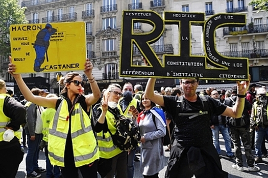 Во Франции полиция избила корреспондентку РИА Новости