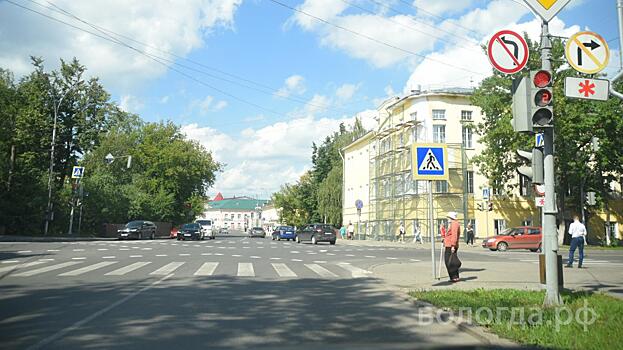 Пунктирную разметку нанесли на перекрестке М. Ульяновой - Козленская в Вологде