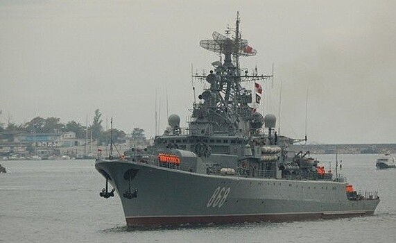 Сторожевой корабль «Пытливый» провел учение в акватории Черного моря