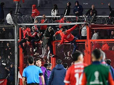 Болельщики подожгли стадион в Чили из-за цен на билеты